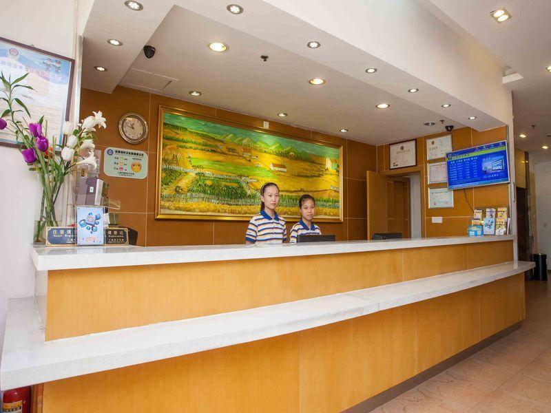 7 Days Inn Dalian Xinghai Park Wanda Plaza Branch מראה חיצוני תמונה